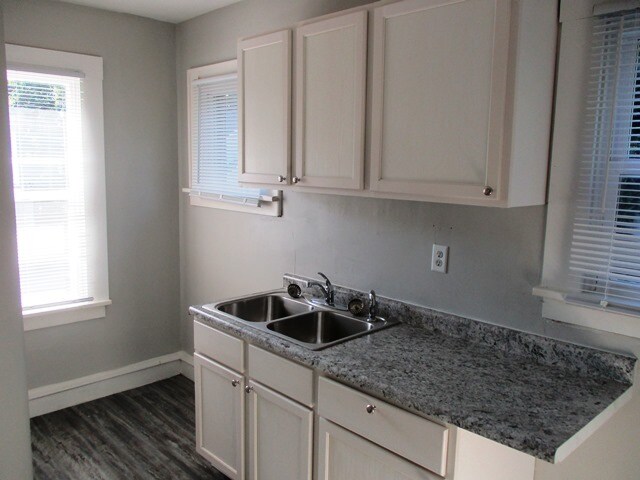 Foto del edificio - 312 N McLean St