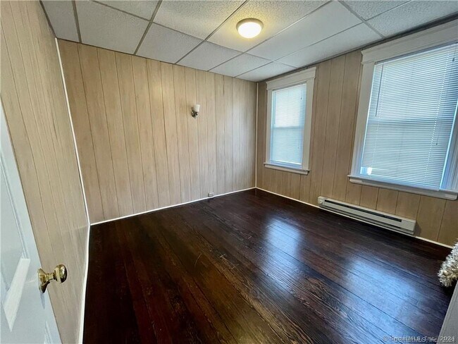 Foto del edificio - 68 Englewood Ave