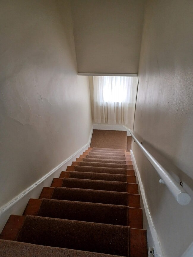 Building Photo - 18 E Clifford St