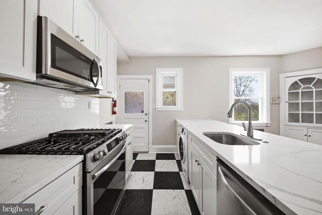 Building Photo - 500 Park Ave