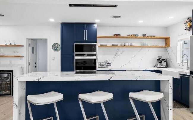 Foto del edificio - 703 Whitfield Ave