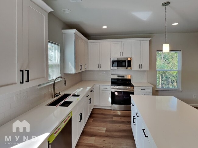 Building Photo - 218 E Boston Ave