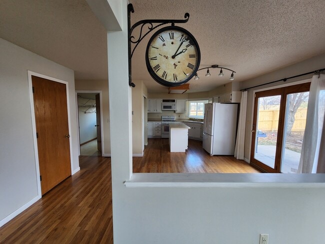 Building Photo - 7620 Normandy Dr NE