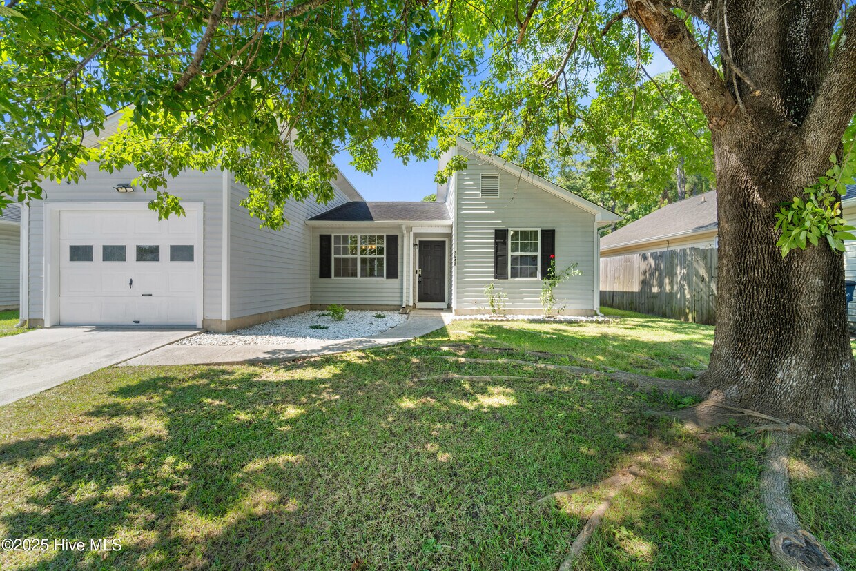 Foto principal - 3043 Foxhorn Rd
