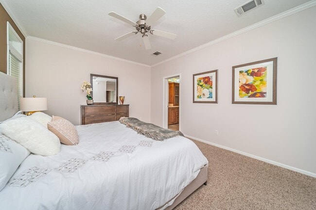 Building Photo - 5271 Camelot Dr E