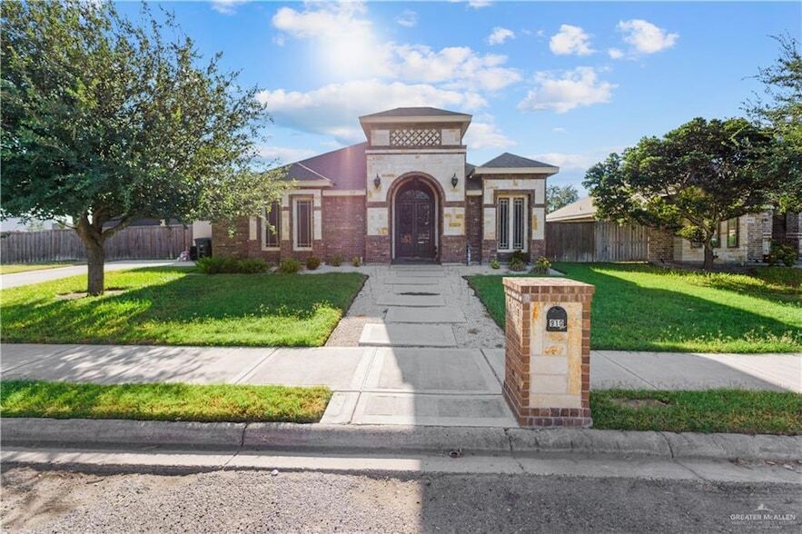 Foto principal - 910 S Nebraska St