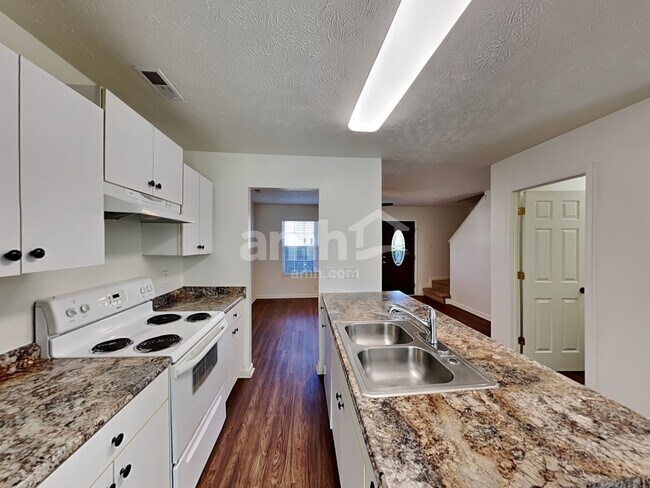 Building Photo - 1419 Westview Dr