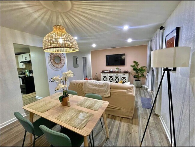 Foto del edificio - 122 N Oakwood Ave