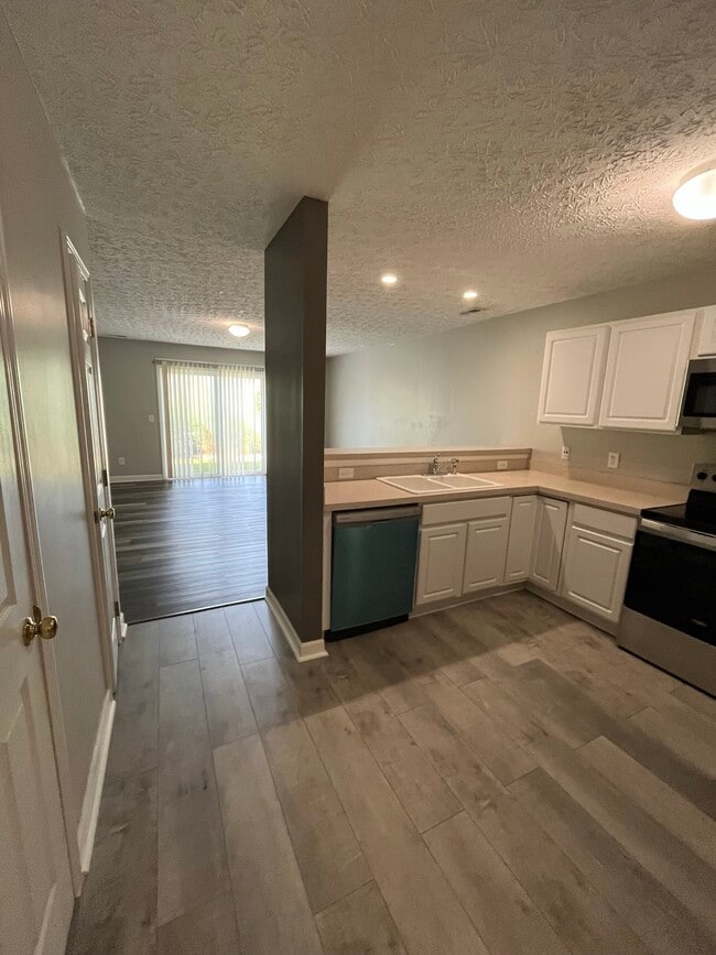 Building Photo - 5171 Mantua Dr