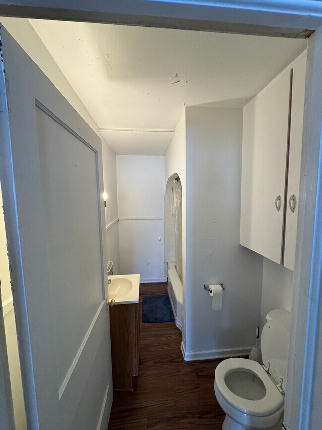 Building Photo - 3289 S Main St