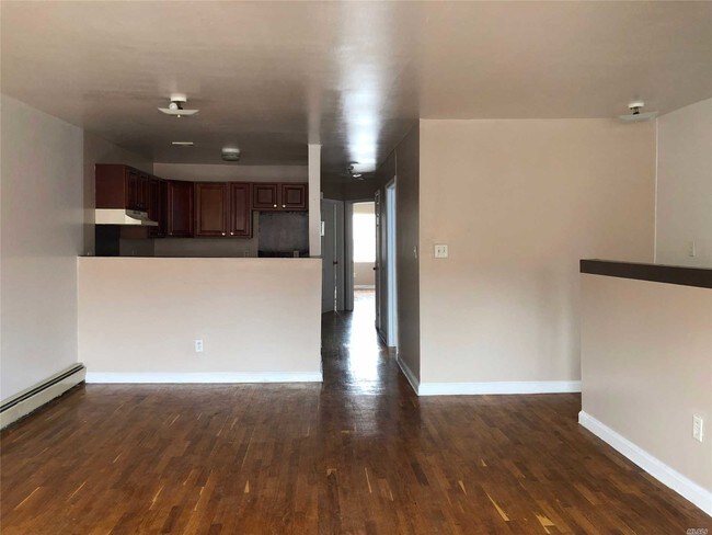 Building Photo - 993 Halsey St