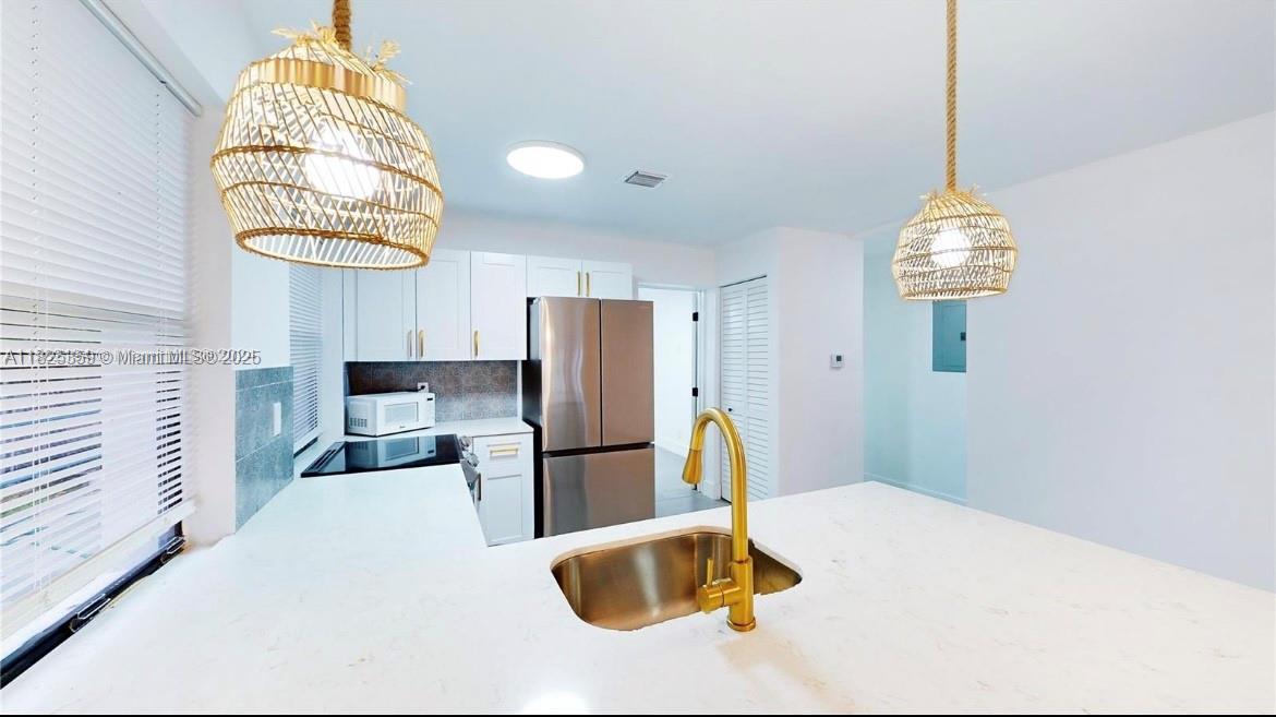 Foto principal - 2529 NE 181st St