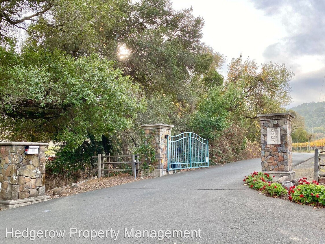 Foto principal - 2 br, 1 bath House - 3233 Dry Creek Road