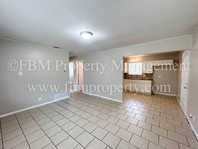 Building Photo - 1108 N Sherman St