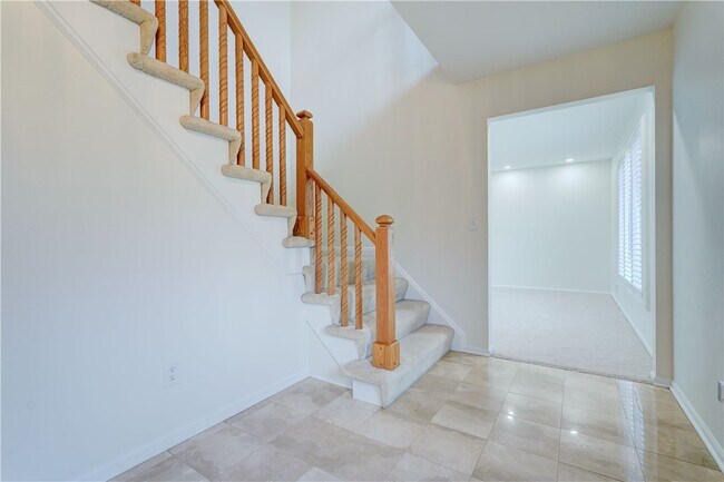 Foto del edificio - 399 French Rd