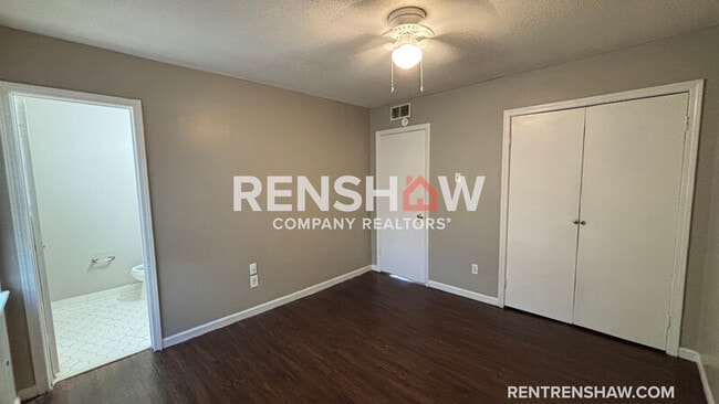 Building Photo - 2890 Meadowbrook Dr