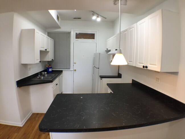 Foto del edificio - 4201 N Winchester Ave