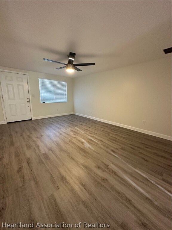 Foto del edificio - 1210 Spinks Ln