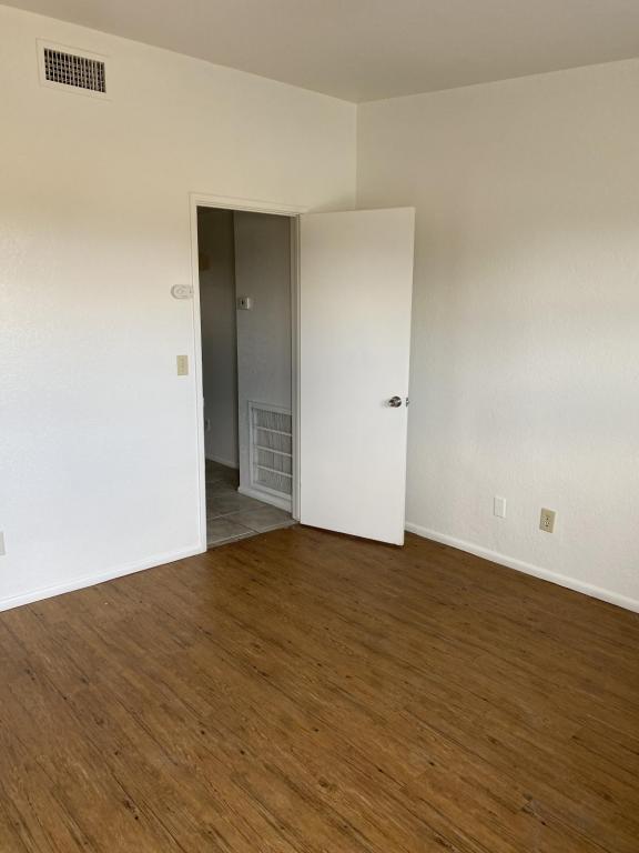 Foto del edificio - 3873 Roosevelt St D