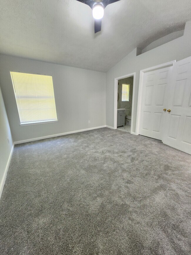 Foto del edificio - 2146 Briar Glen Ln SW