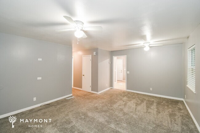 Building Photo - Charming 3-Bedroom Interlachen Home