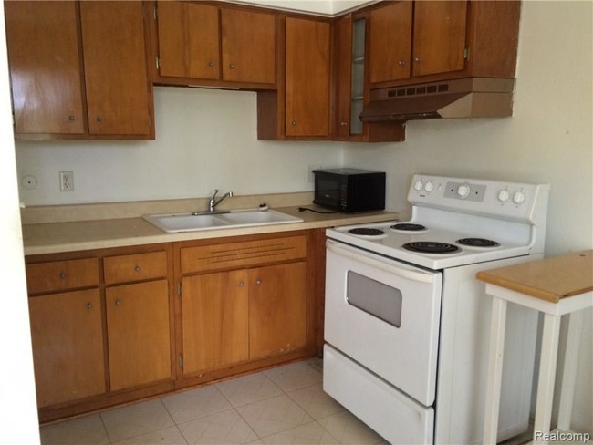 Building Photo - 4820 Briarwood Ave
