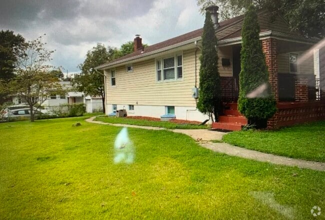 Building Photo - 5013 Kenesaw St