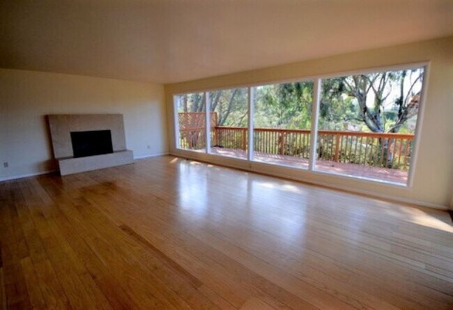Building Photo - NEW LISTING! PRIV. SERENE SETTING, 3BR +PO...