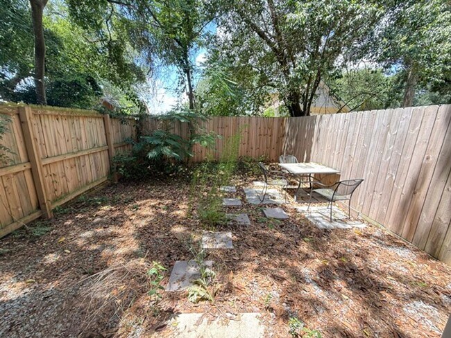 Foto del edificio - 3 Bedroom 2.5 Bath Townhouse in Barnwell Breeze - North Charleston