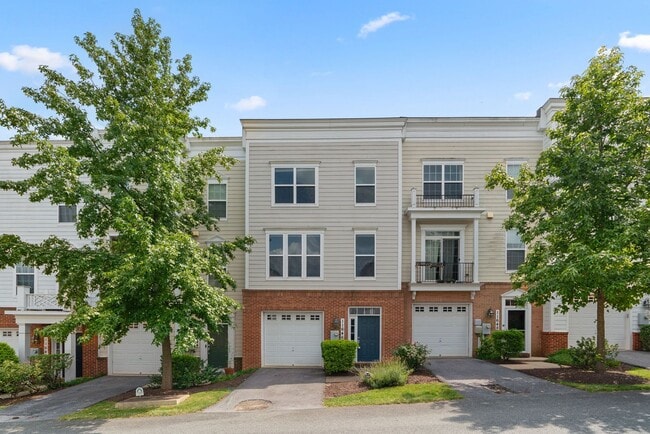 3 Bedroom 3.5 Bathroom - Wheaton Townhouse... - 3 Bedroom 3.5 Bathroom - Wheaton Townhouse...