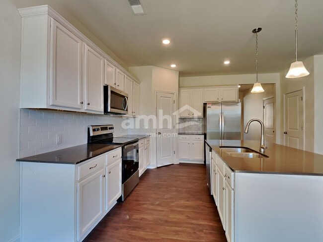 Building Photo - 161 Hazel Pk Dr