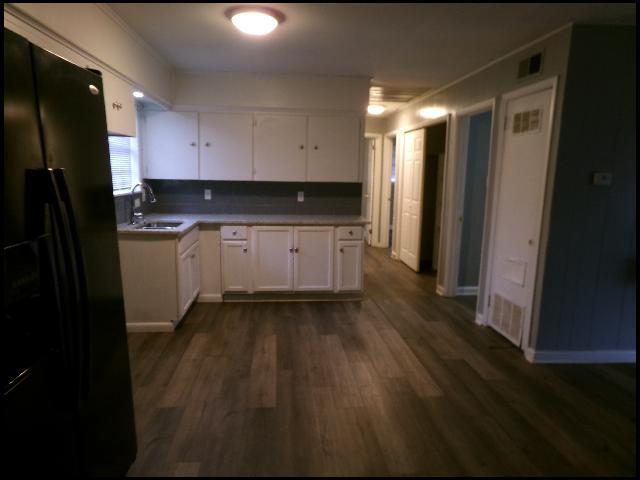 Foto del edificio - 7018 Fairfield Dr