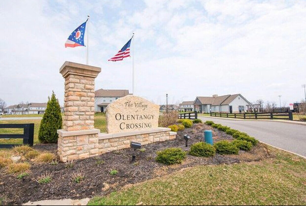 710 Redwood Ln Unit 710, Lewis Center, OH 43035 Condo for Rent in