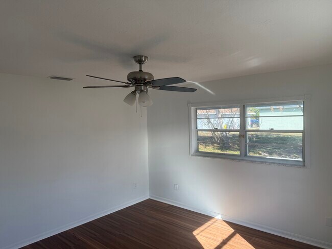 Foto del edificio - 430 14th St SW