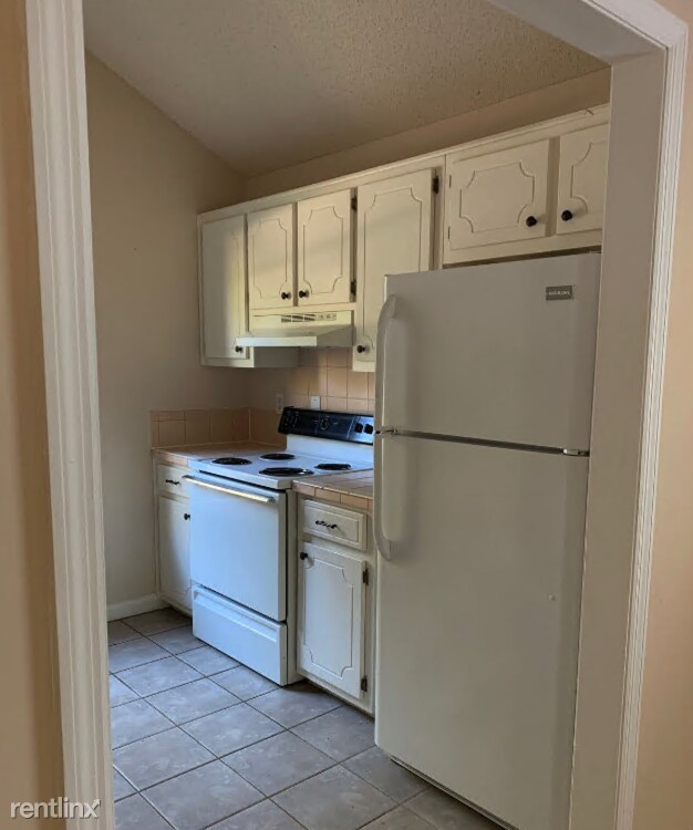 Building Photo - 2 br, 2 bath House - 1013 Fleetwood Dr