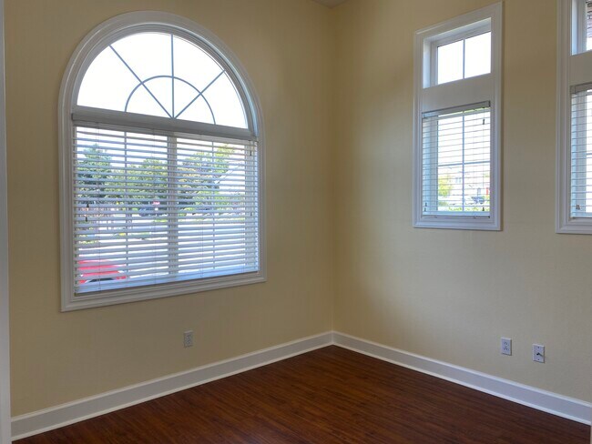 Foto del edificio - 4877 Stonehaven Ln