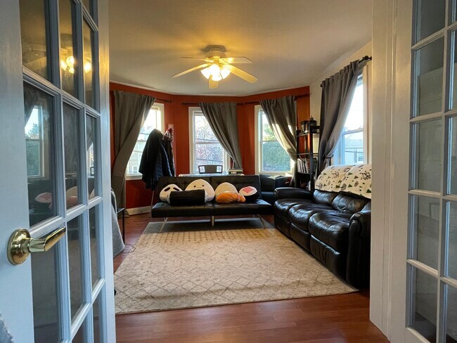 Foto del edificio - 331 Williams St