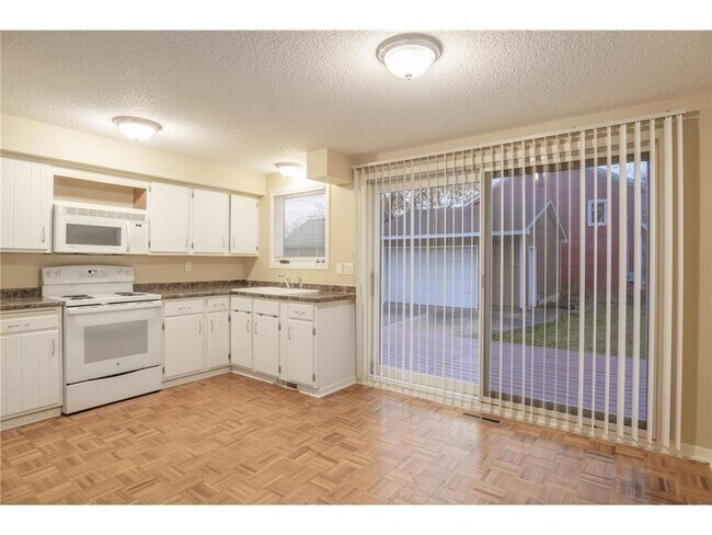 Foto del edificio - 38 Winona St W