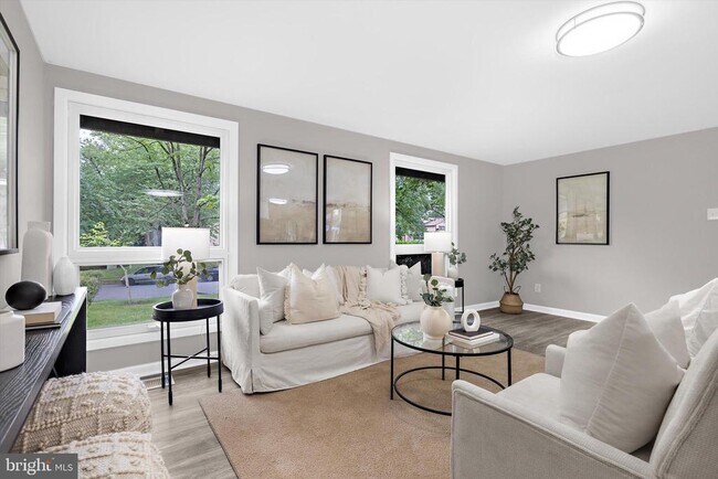 Foto del edificio - 422 West Ct