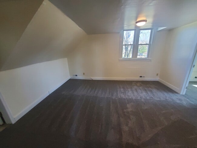 Living Room - 9 N Monroe St