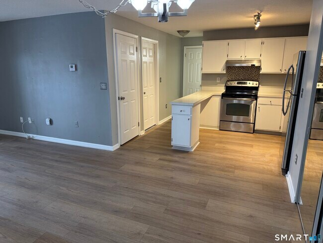 Building Photo - 2202 Harbor View Dr