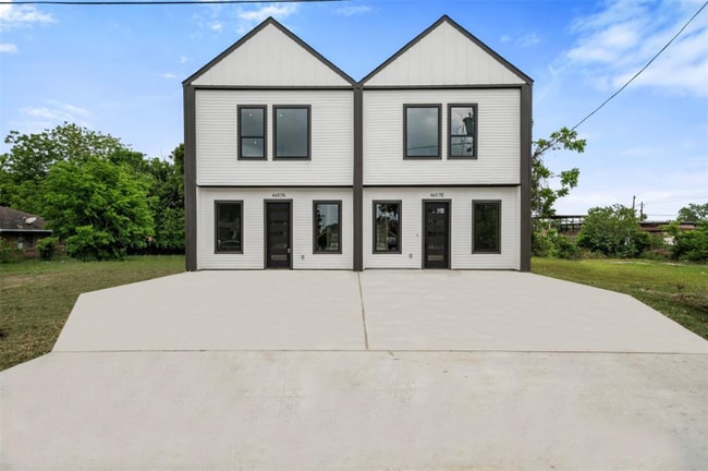 Building Photo - 4657 Phlox St