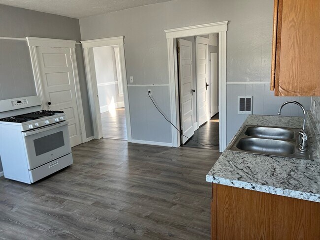 Foto del edificio - 8 Knowlton Ave