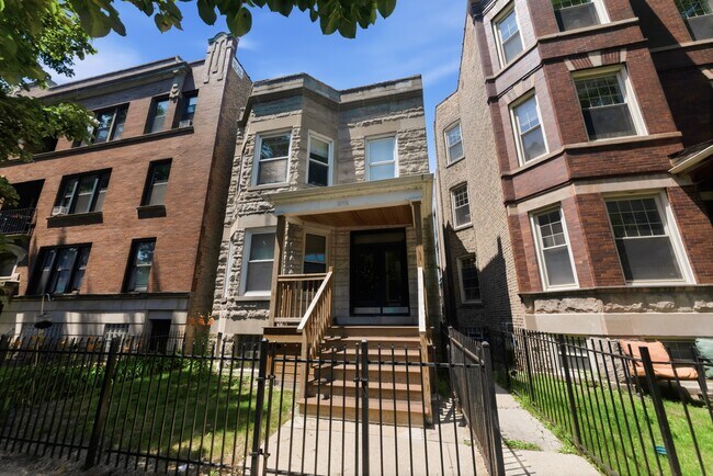 Foto del edificio - 3712 N Racine Ave