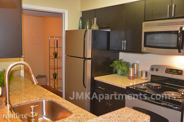 Foto principal - 3779 Beresford Rd E