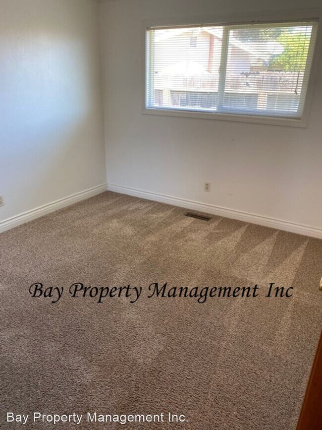 Building Photo - 3 br, 2 bath House - 490 8th St