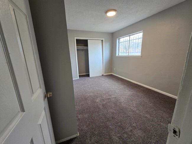 Foto del edificio - 1024 S Wellington St