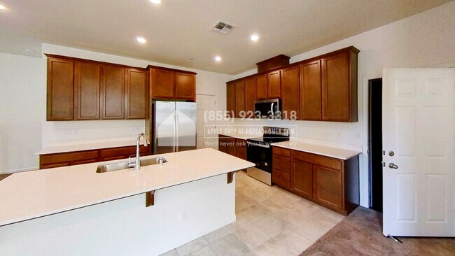 Building Photo - 6195 Paseo de Harris