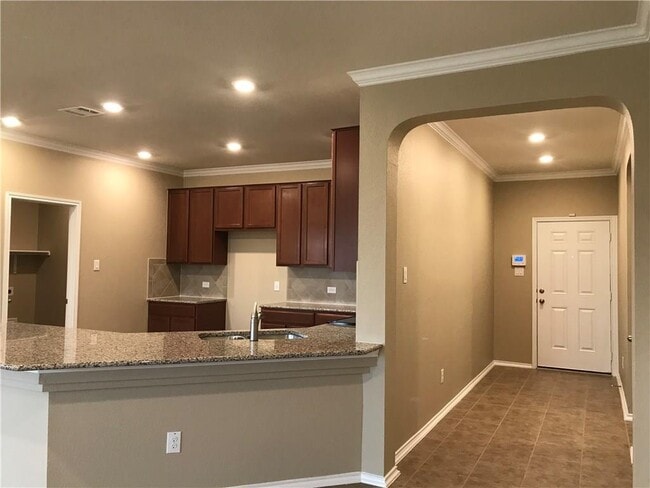 Foto del edificio - 16615 Brogan Ln