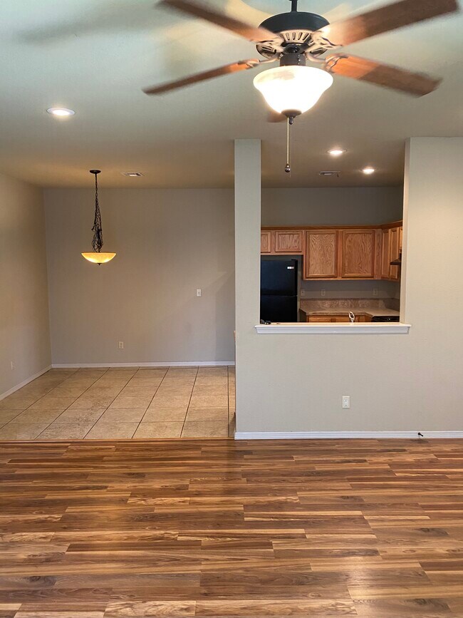 Foto del edificio - 2783 N Seneca Ave